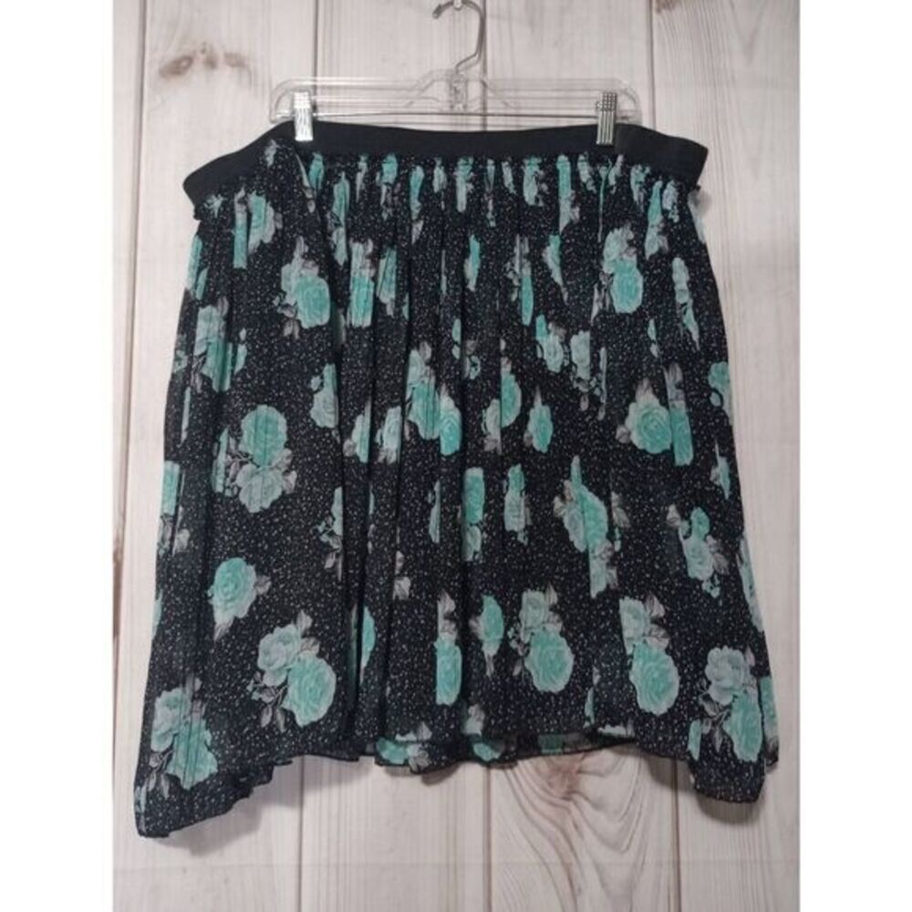 Torrid Skirt Ladies 4x Black Blue Floral Knee Length